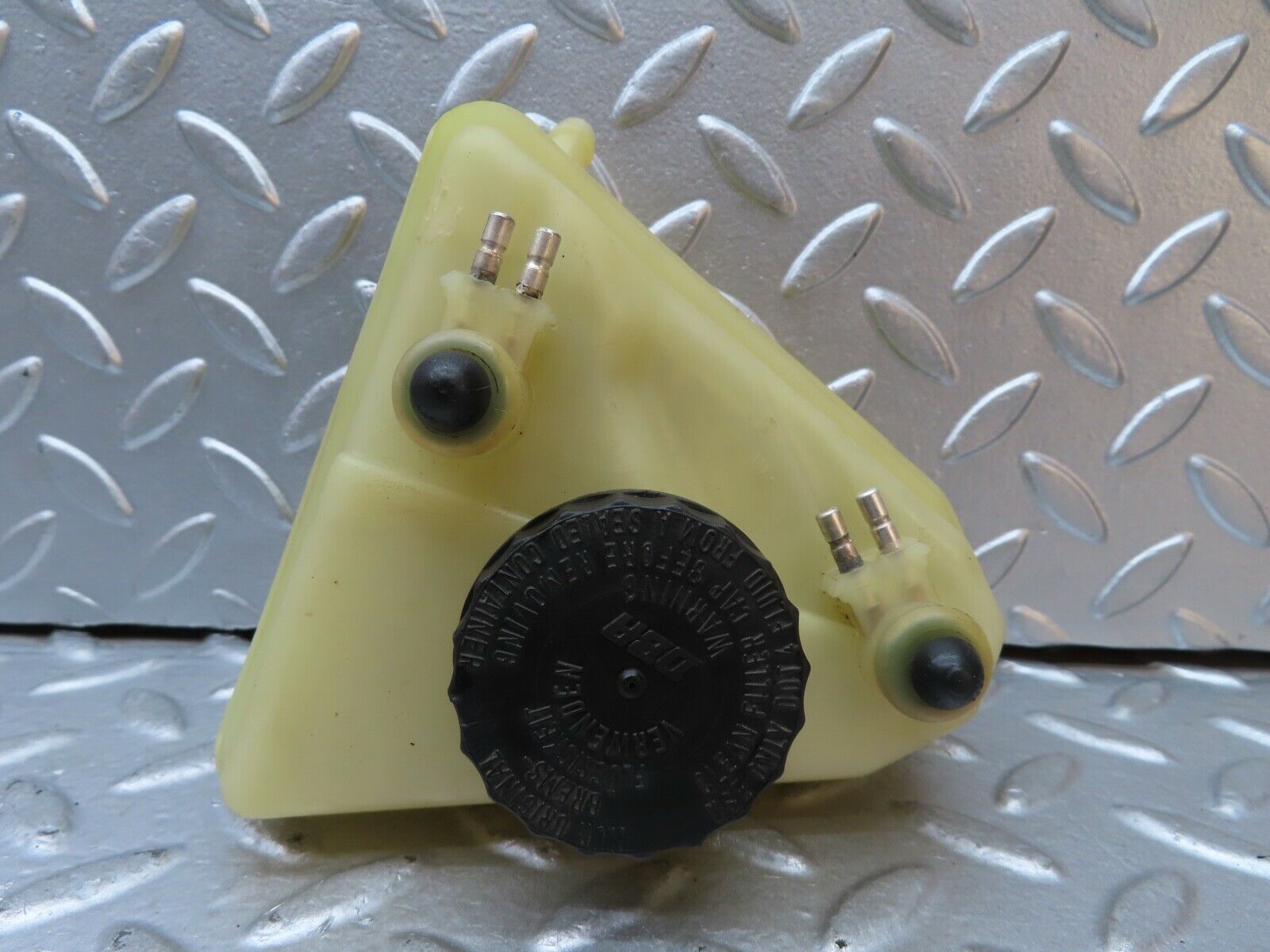 21237 Mercedes-Benz W123 230E Brake Fluid Reservoir Tank