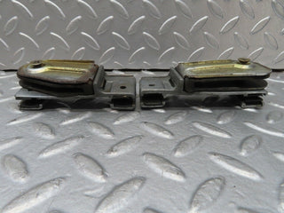 16928 Mercedes-Benz C123 280CE Coupe Door Glass Fixing Clip Left 1237250132