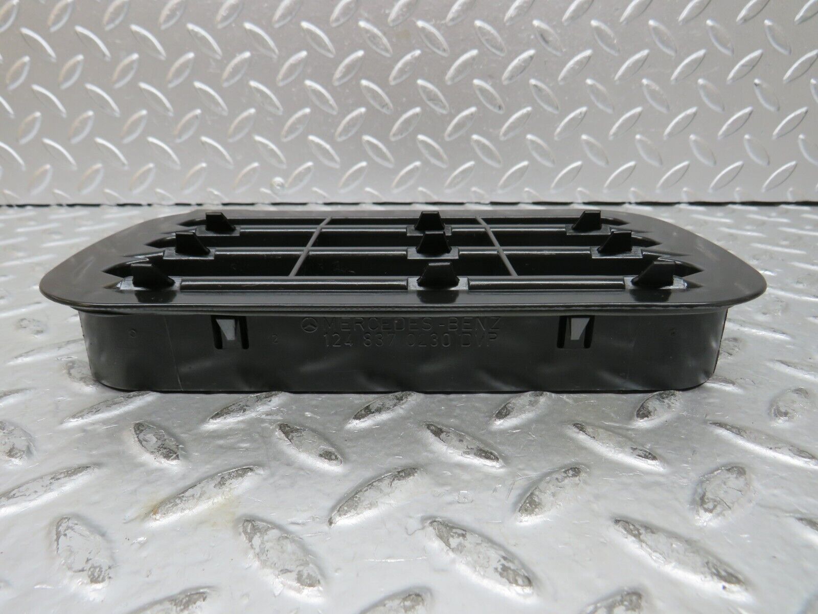 27578 Mercedes-Benz S124 300TE Wagon Air Intake Vent 1248370230