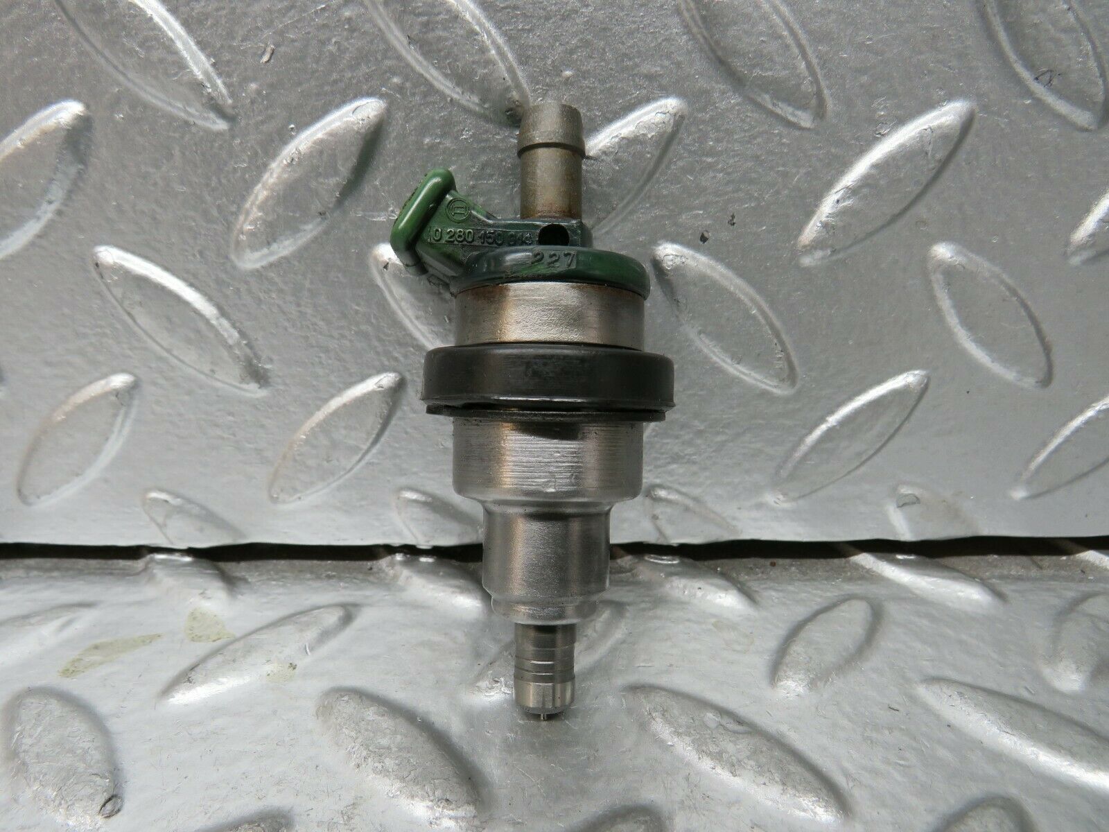 23667 Mercedes-Benz W114 280E Fuel Injector Bosch 0280150014
