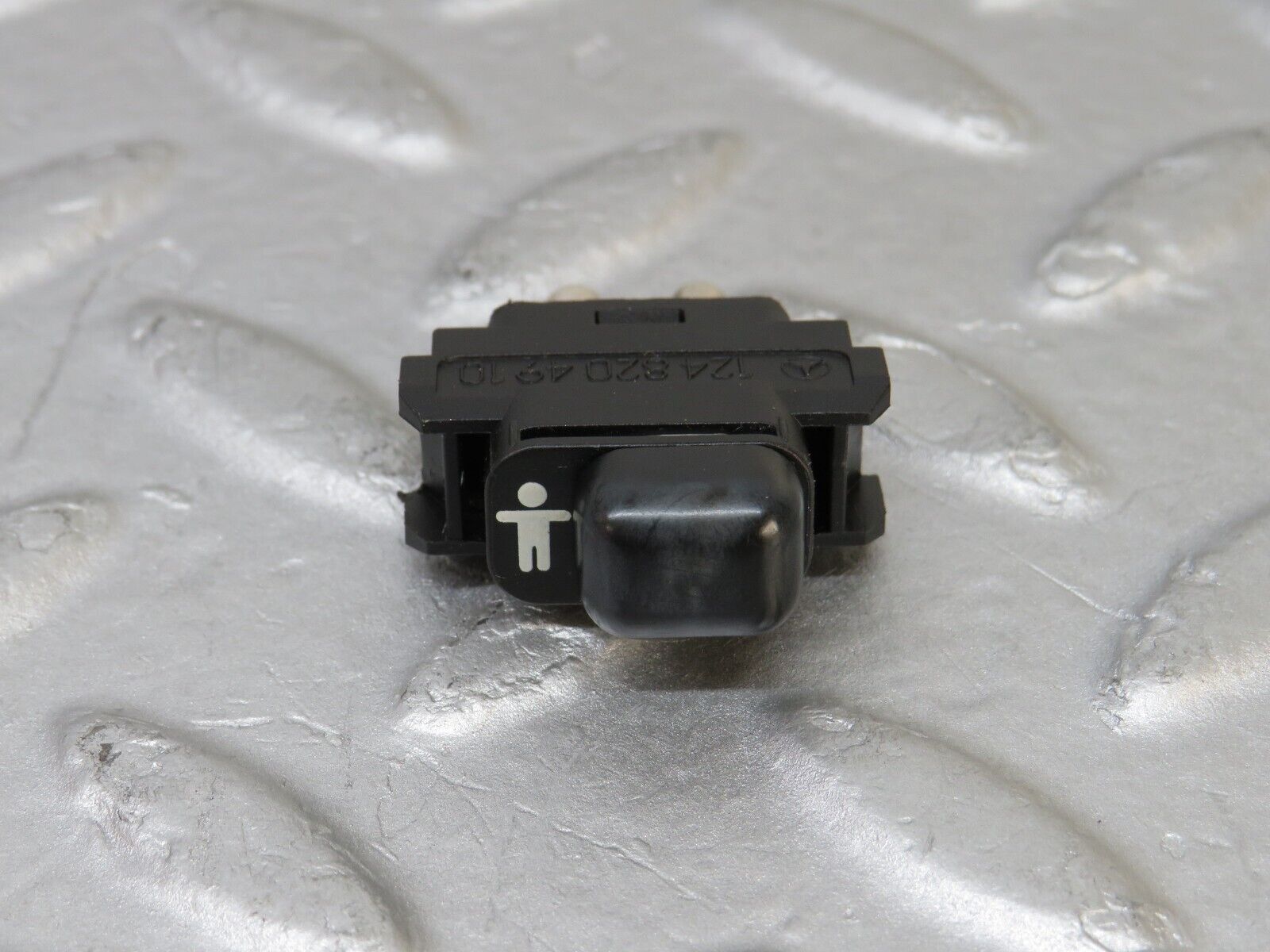 36909 Mercedes-Benz C126 420SEC Coupe Child Lock Control Switch 1248204910