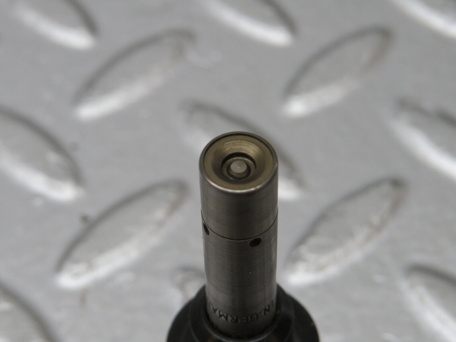 33684 Mercedes-Benz W201 190E 2.0L Fuel Injector Bosch 0437502010