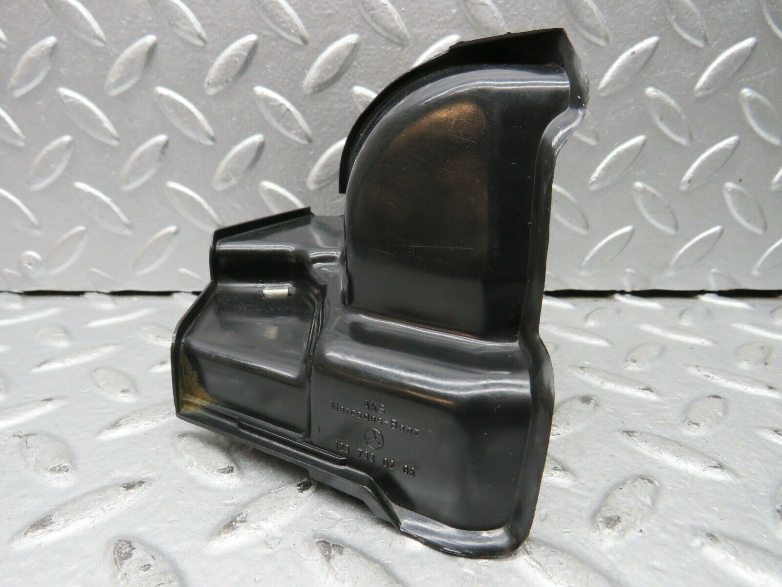 21982 Mercedes-Benz S123 280TE Rear Right Door Lock Mechanism 1237230208
