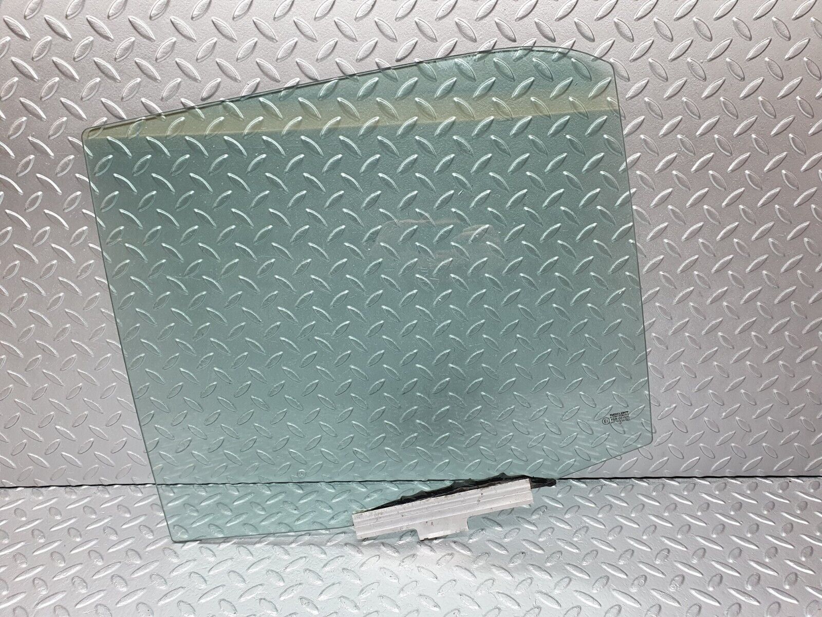 41406 Mercedes-Benz W124 200E Rear Left Door Window Glass