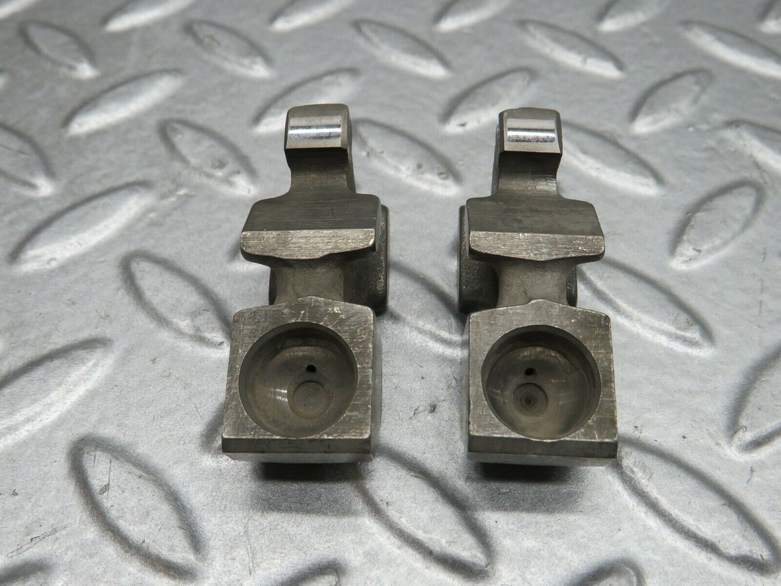 22286 Mercedes-Benz S123 280TE Wagon Valve Rocker Arm With Retaining Spring