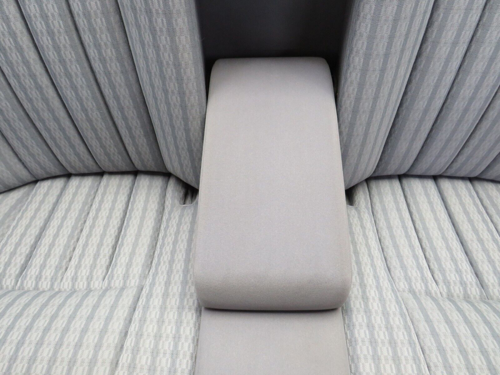 30325 Mercedes-Benz W124 230E Rear Seat 1249202216