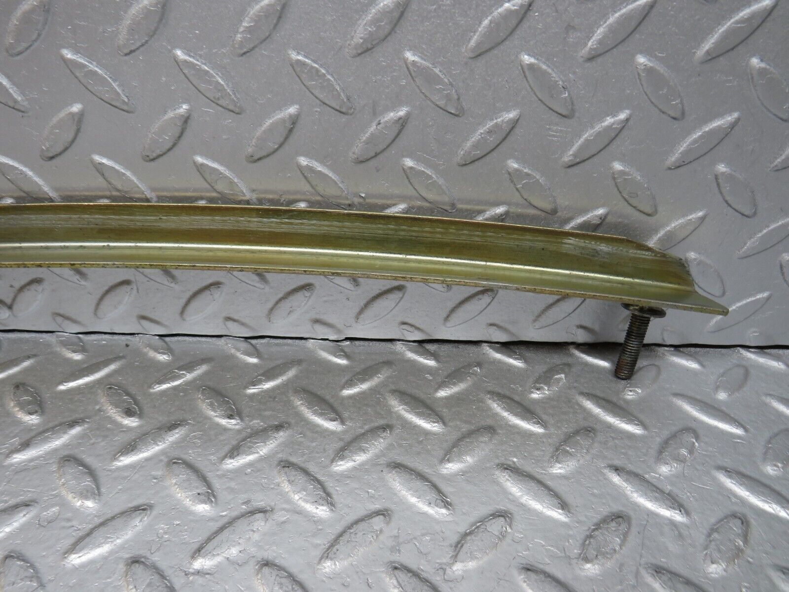 37016 Mercedes-Benz C126 420SEC Coupe Right Door Window Channel