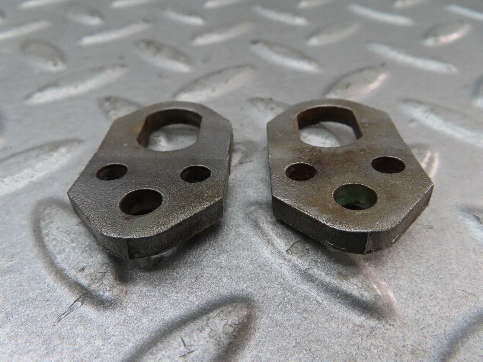 17735 Mercedes-Benz W116 450SEL Fuel Injector Bracket