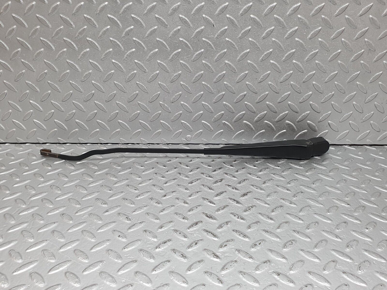 41209 Mercedes-Benz W126 300SE Windscreen Wiper Arm Left Side
