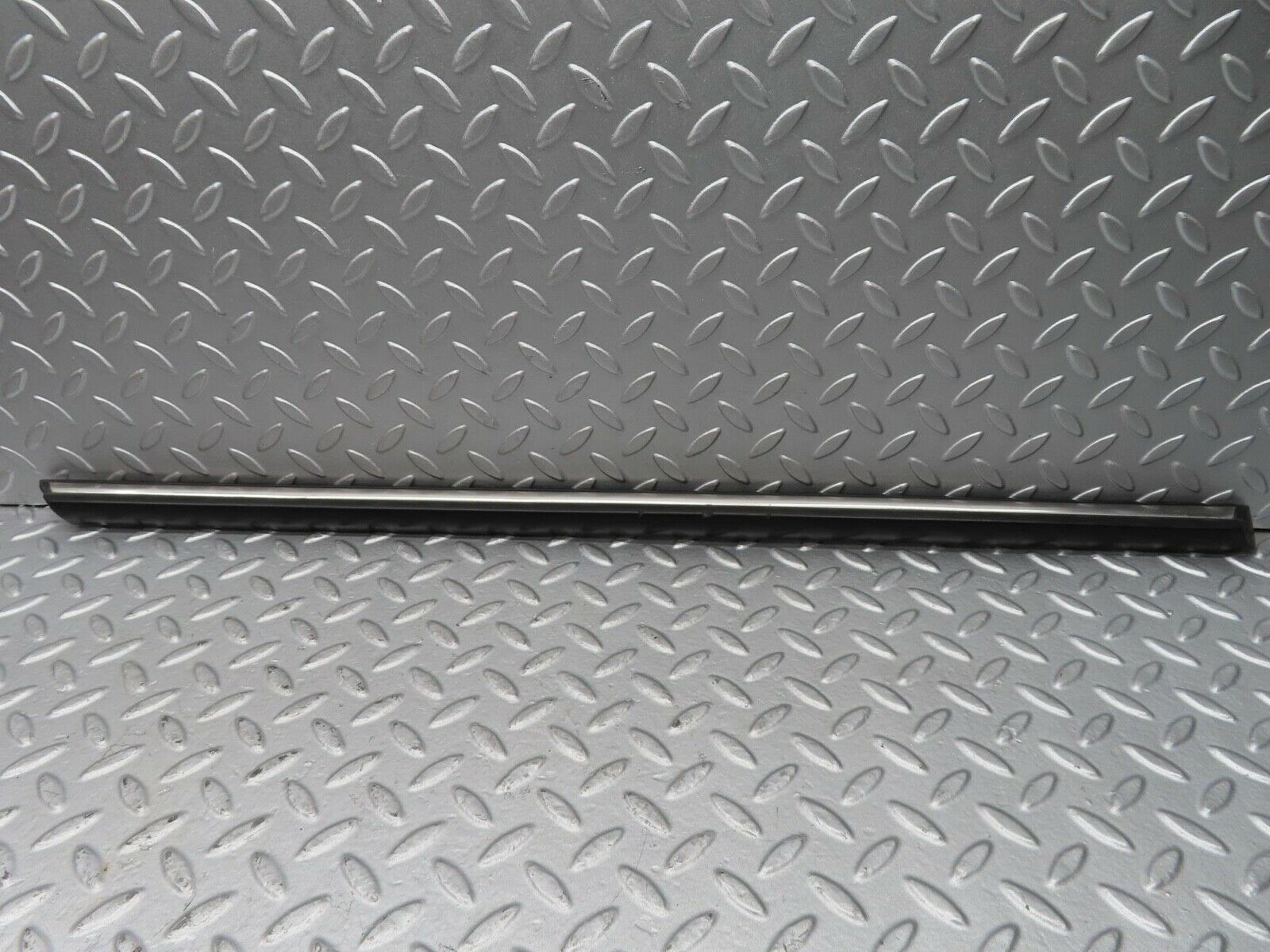 14491 Mercedes-Benz W116 350SE Rear Right Door Centre Moulding Trim