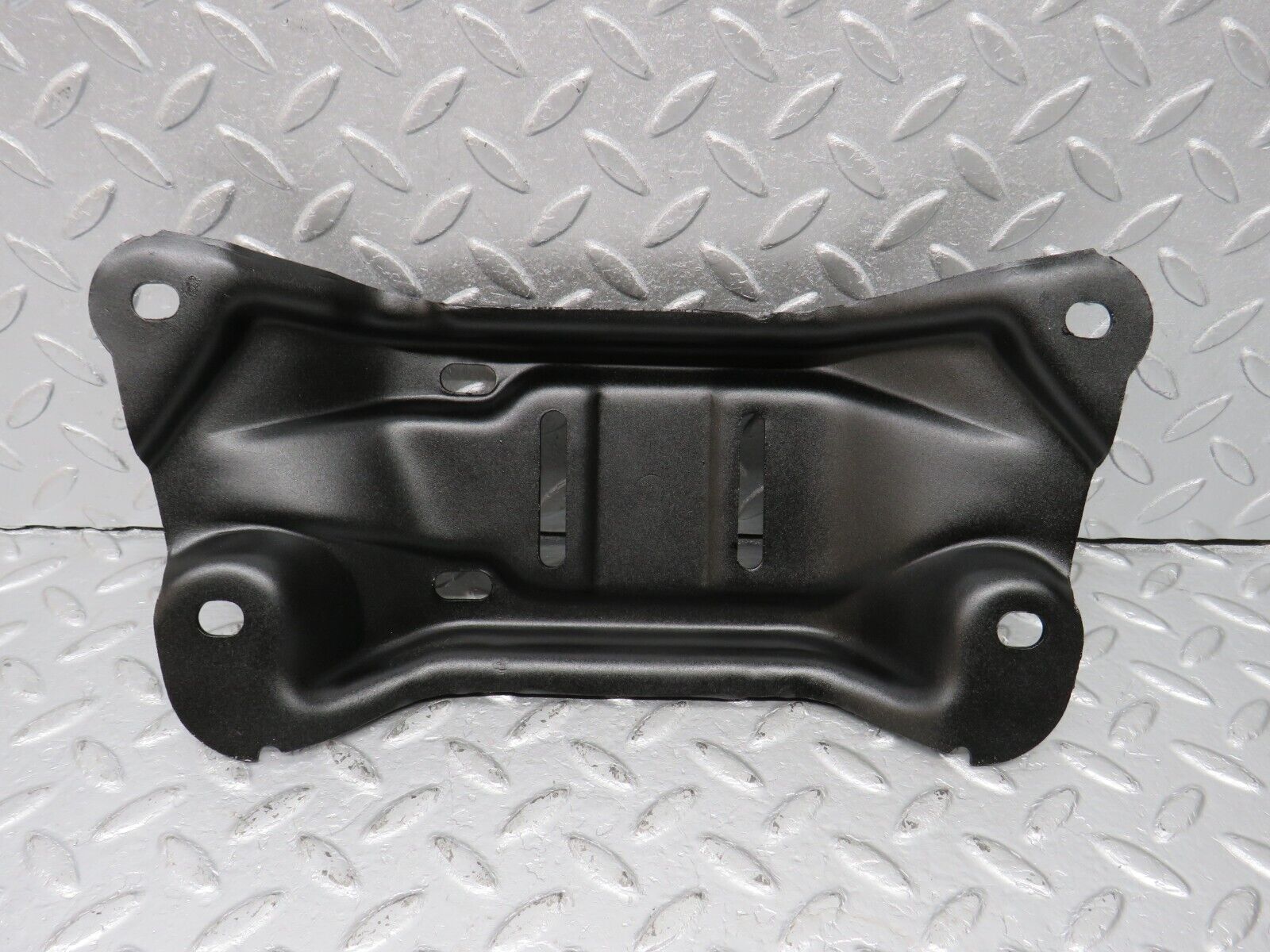 40542 Mercedes-Benz W123 300D Gearbox Mount Bracket