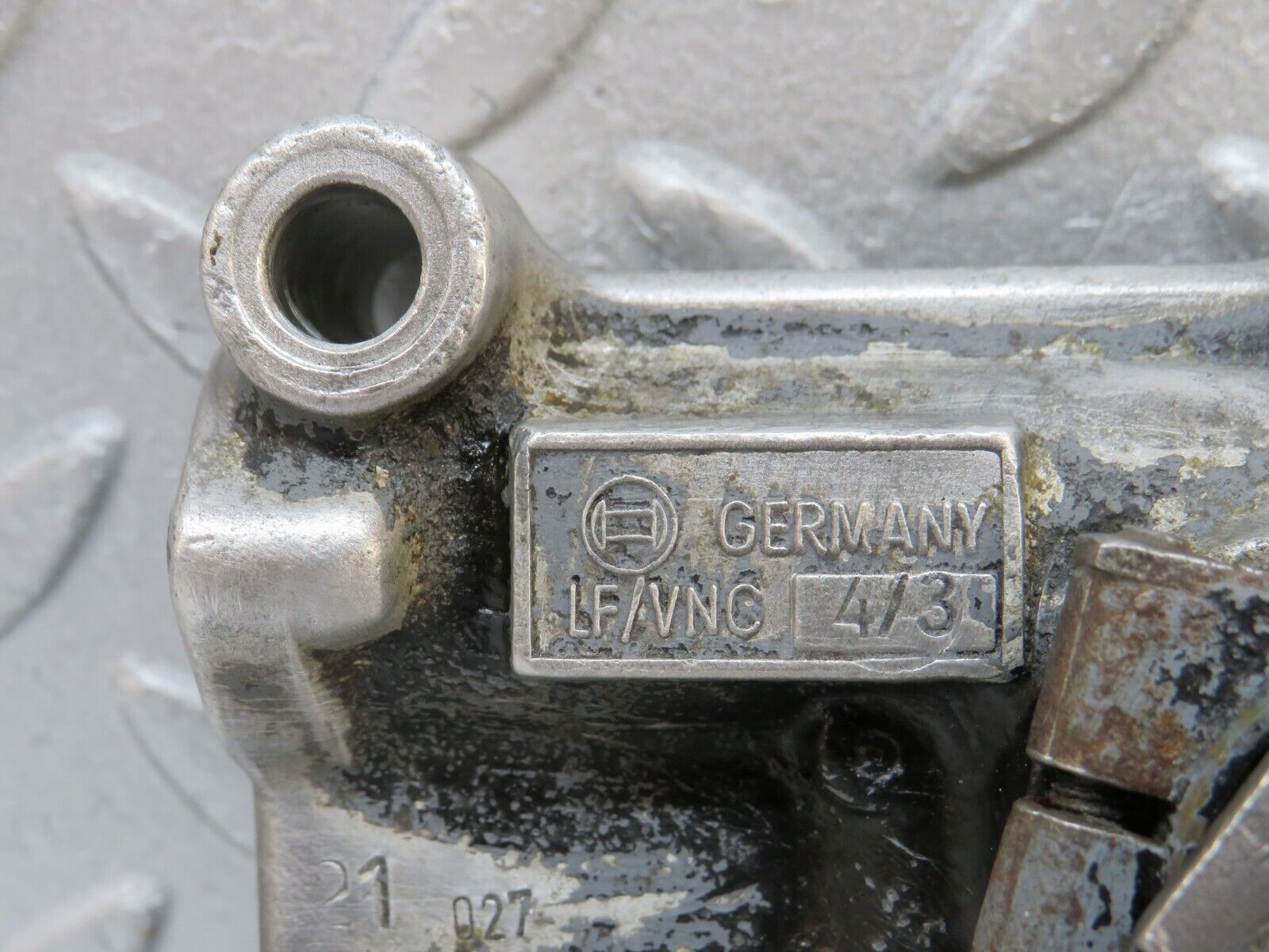 37548 Mercedes-Benz W109 300SEL Air Suspension Leveling Valve Bosch