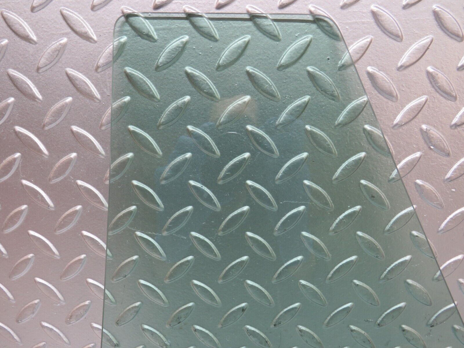 27638 Mercedes-Benz S124 300TE Wagon Rear Right Quarter Window Glass