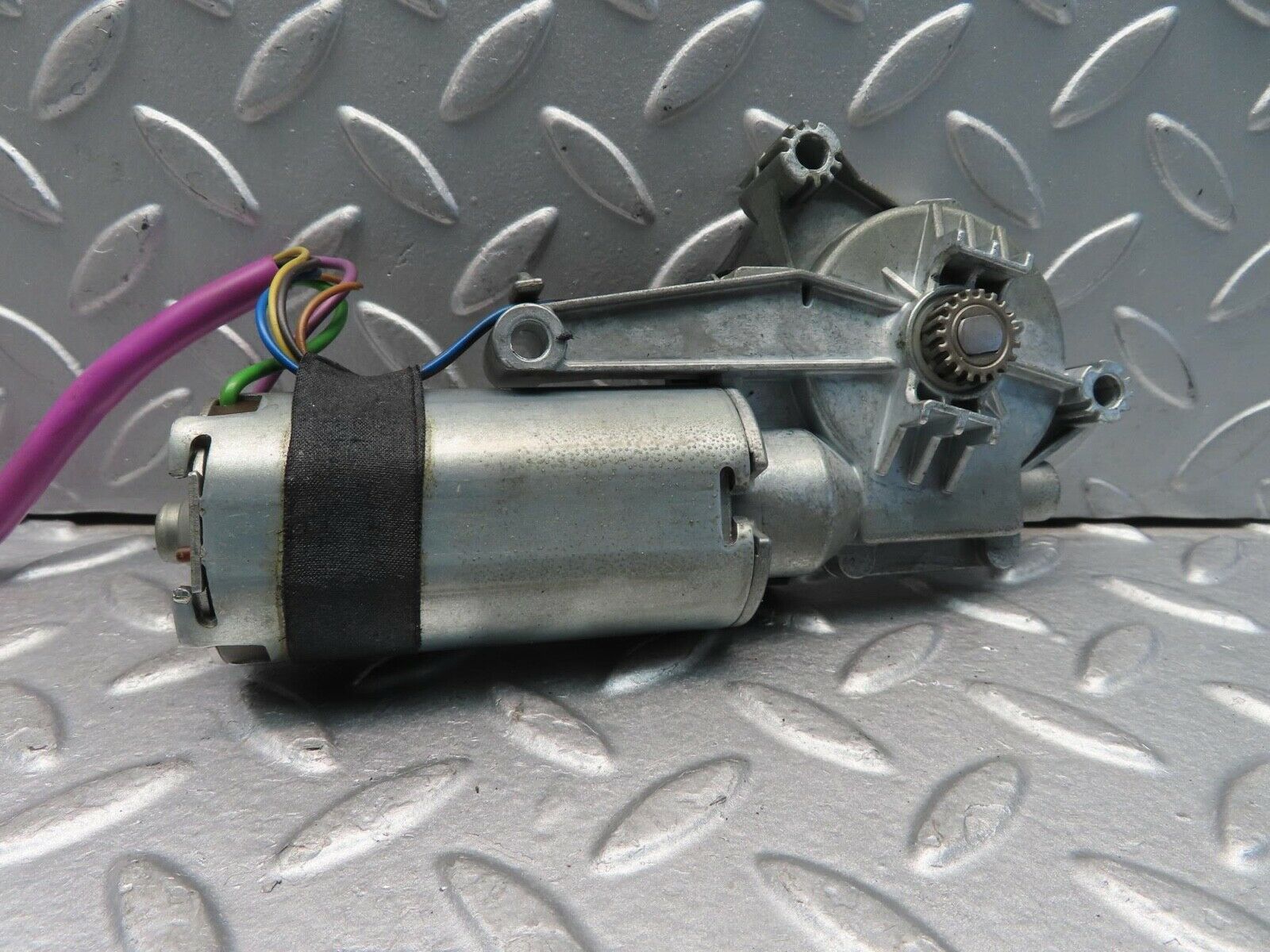 11327 Mercedes-Benz W221 S320 Sunroof Motor 2218202042