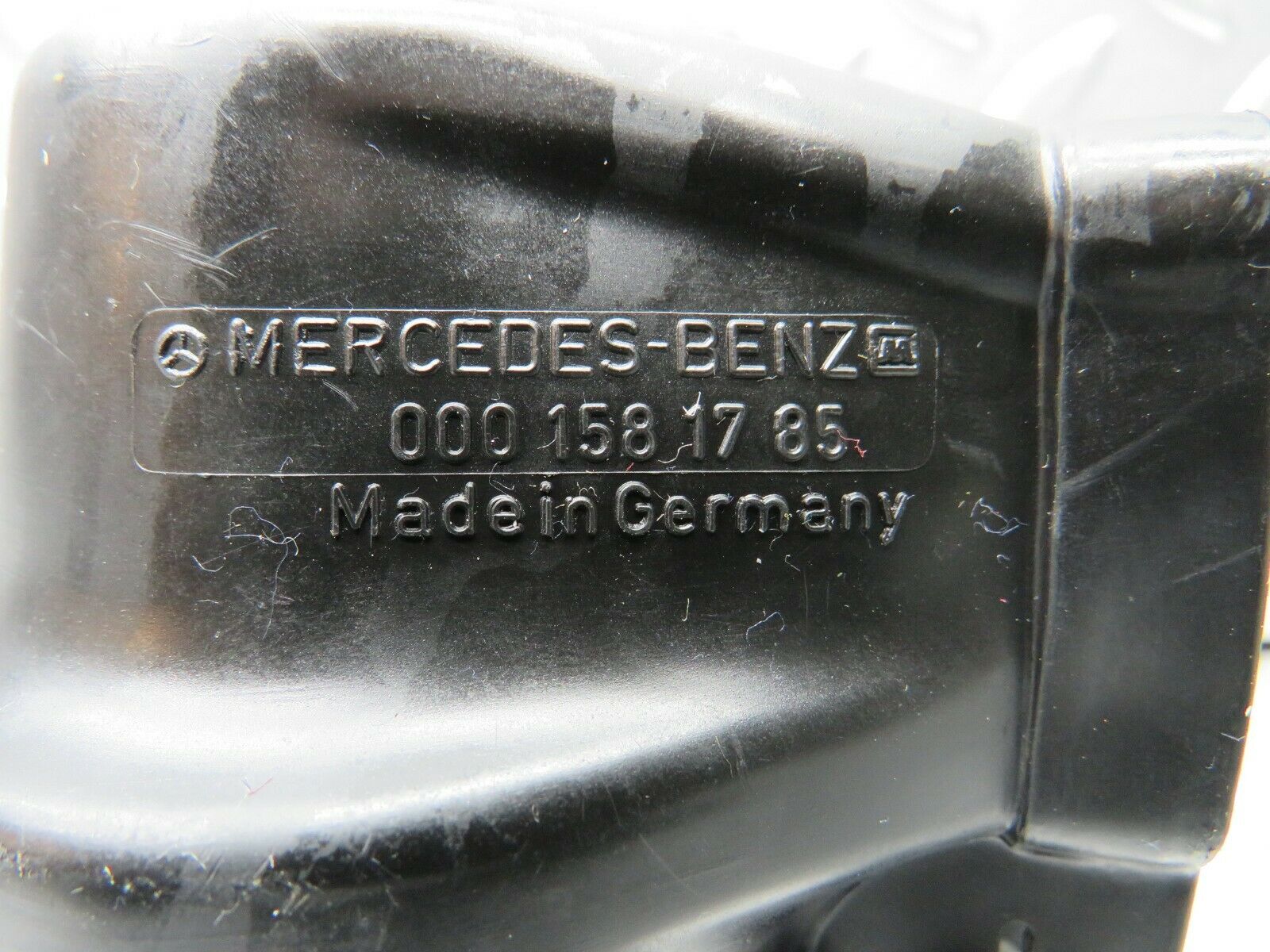 22225 Mercedes-Benz S123 280TE Wagon Ignition Coil Protective Cap 0001581785