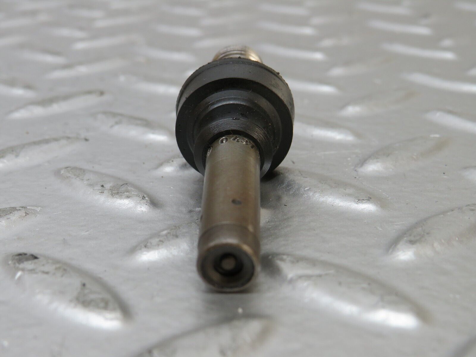 26250 Mercedes-Benz W116 450SE Fuel Injector Bosch 0437502010