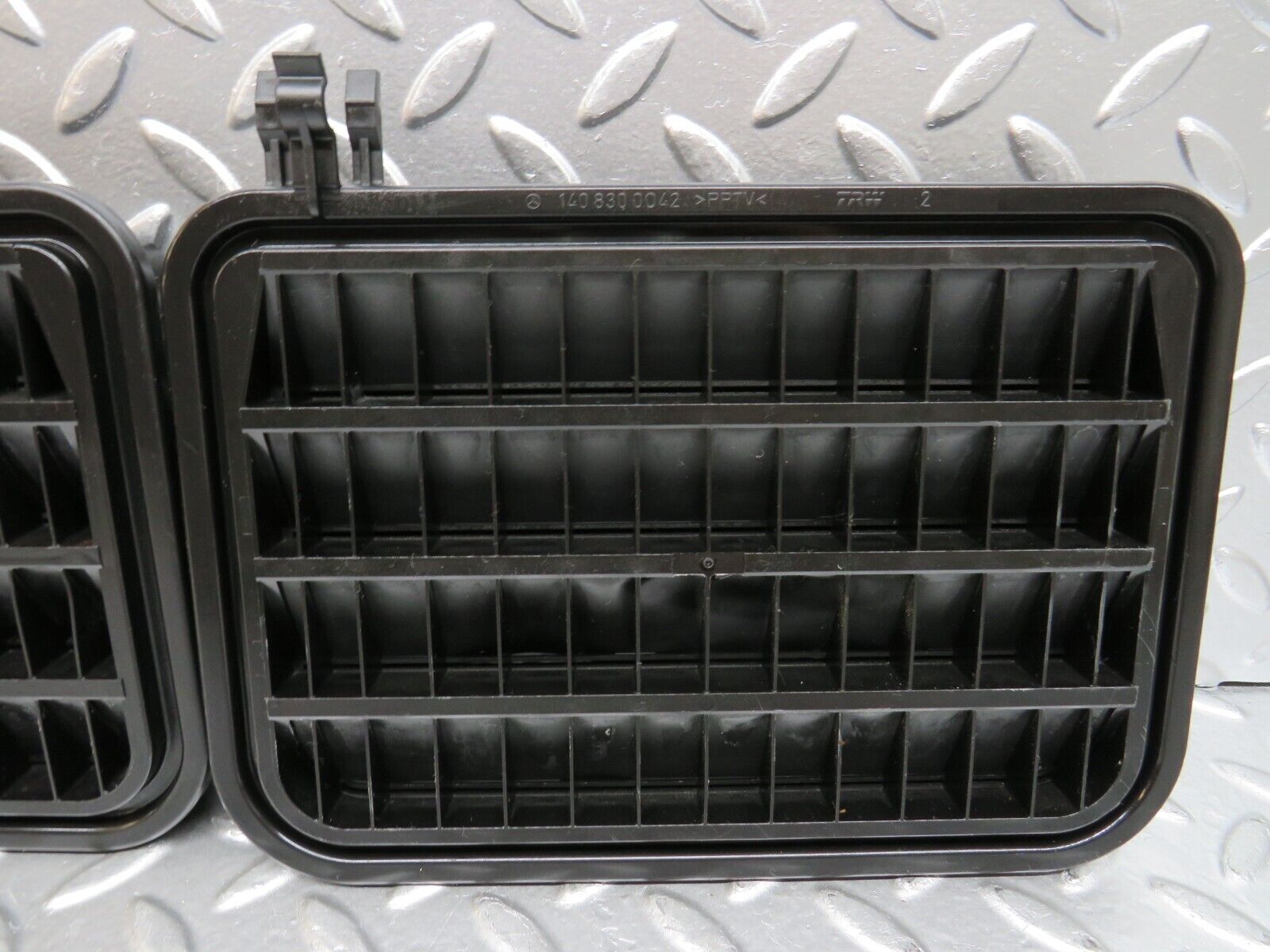 24626 Mercedes-Benz W140 S320 Trunk Boot Air Vent Grill Pair 1408300042