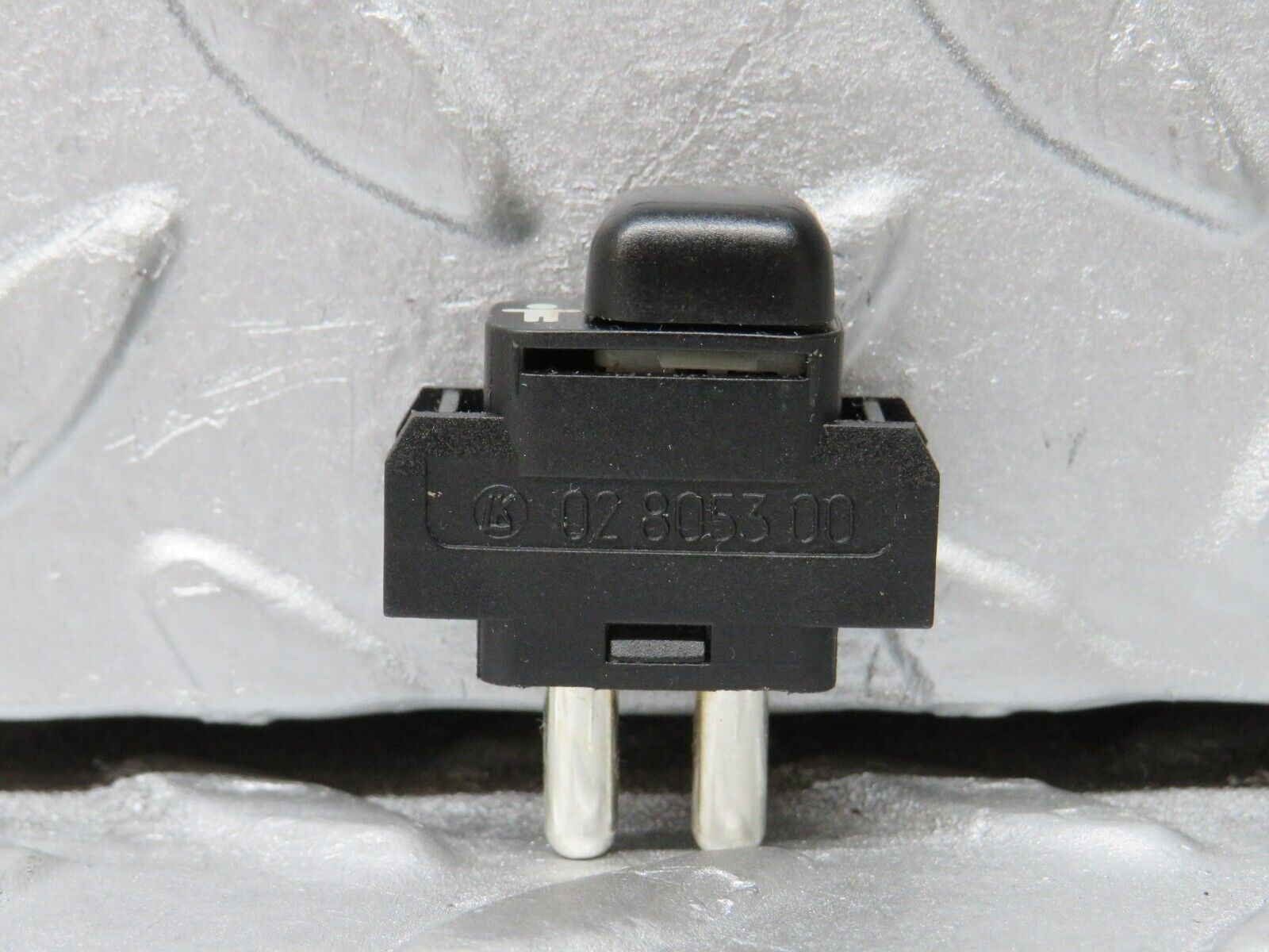 38140 Mercedes-Benz A124 320E Cabriolet Child Lock Control Switch 1248204910