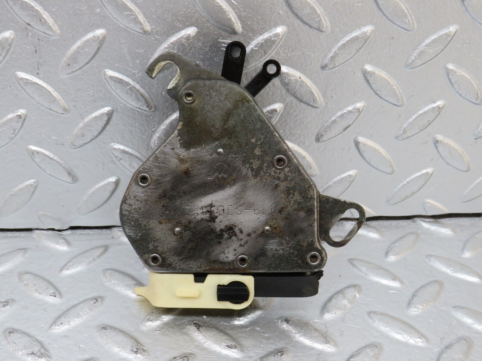 33522 Mercedes-Benz W202 C180 Reverse Light Switch 0005456806 1235450142