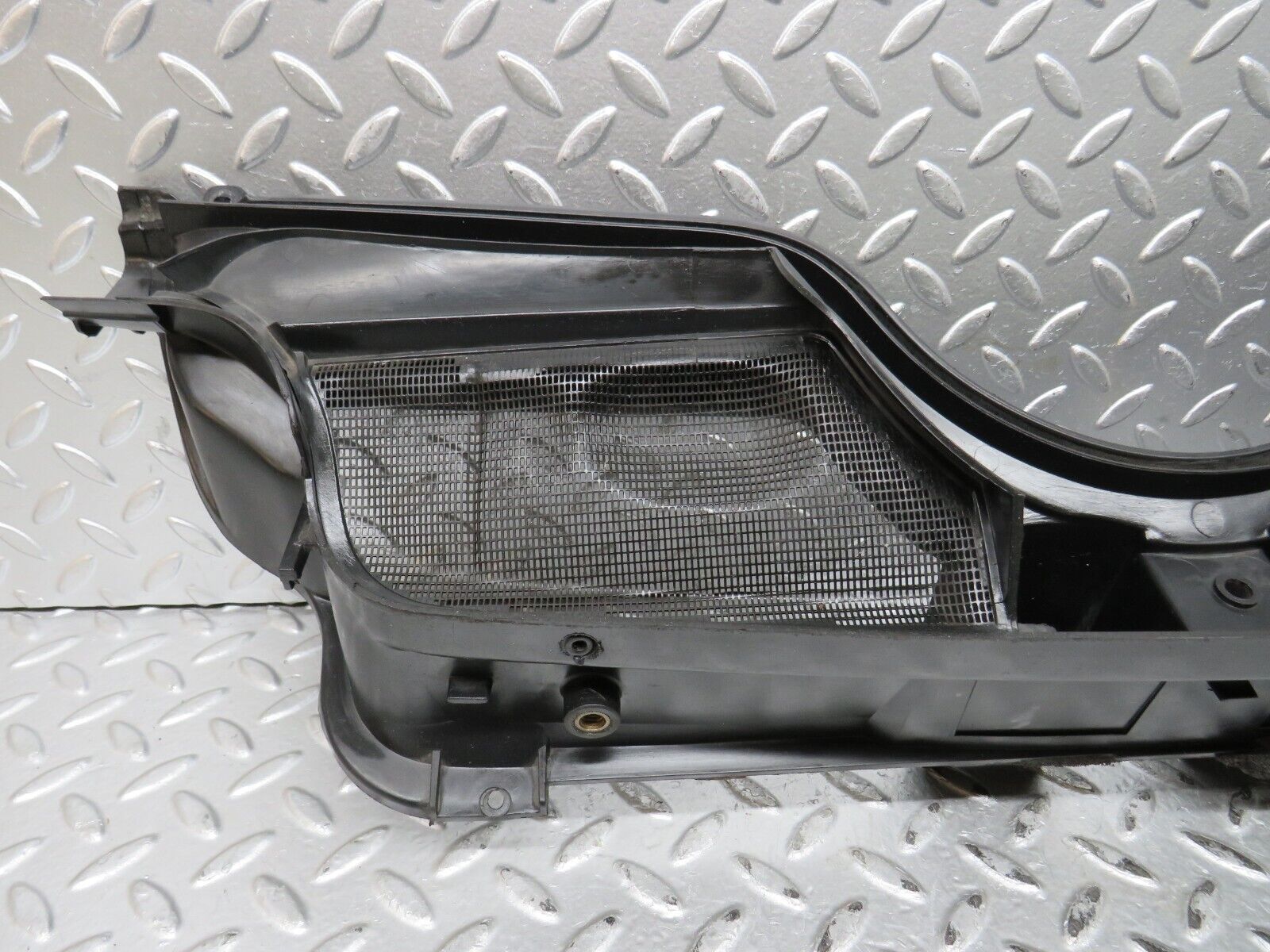 28943 Mercedes-Benz C124 320CE Coupe Wiper Arm Grill Cover Panel 1246203078