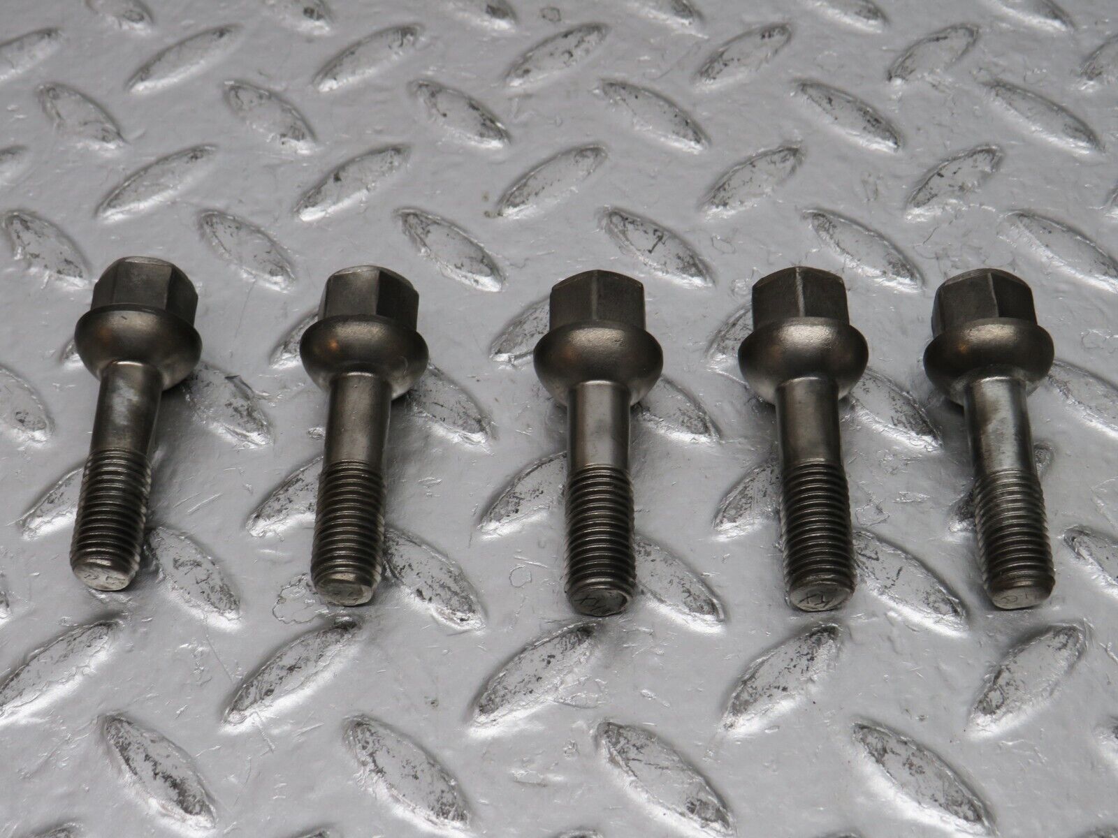 32639 Mercedes-Benz 5x Alloy Wheel Lug Bolt M12x1.5