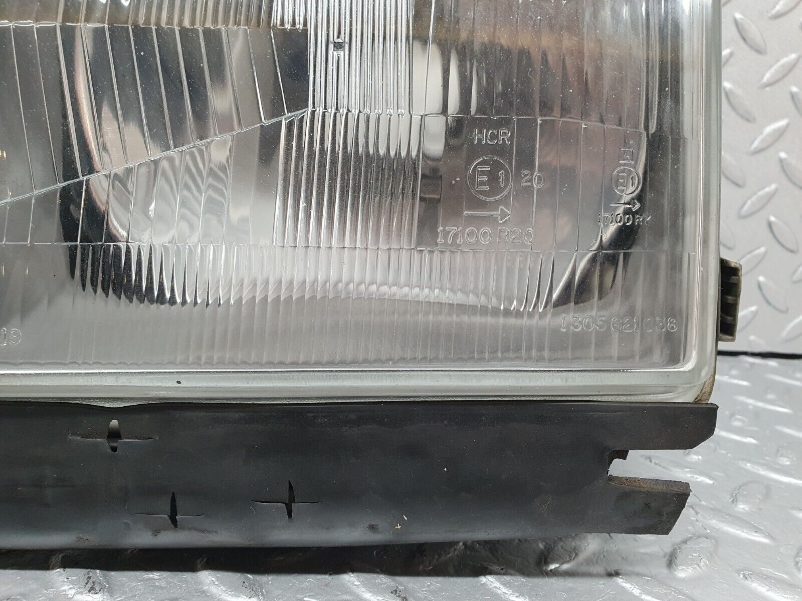 41433 Mercedes-Benz W124 200E Headlight Left Side Bosch 1305621038 1305235093