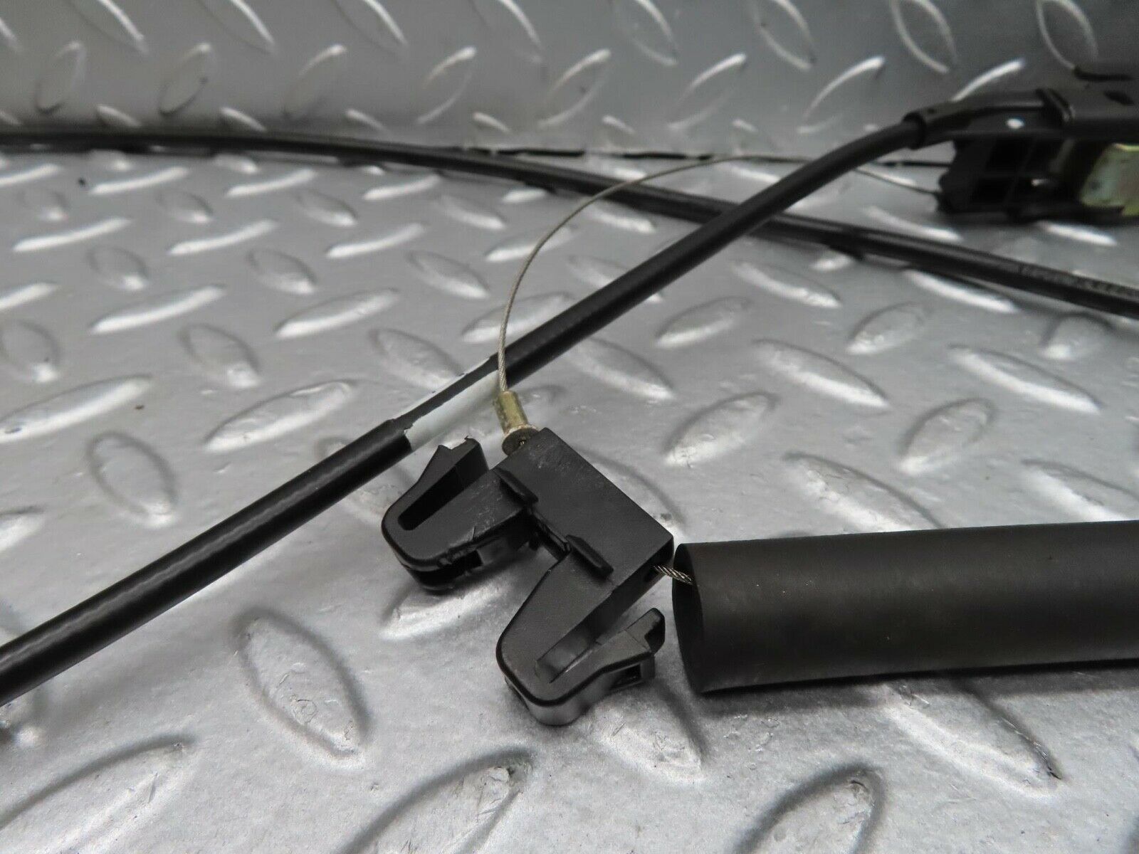 15040 Mercedes-Benz W140 S320 Rear Right Head Rest Folding Mechanism Cable