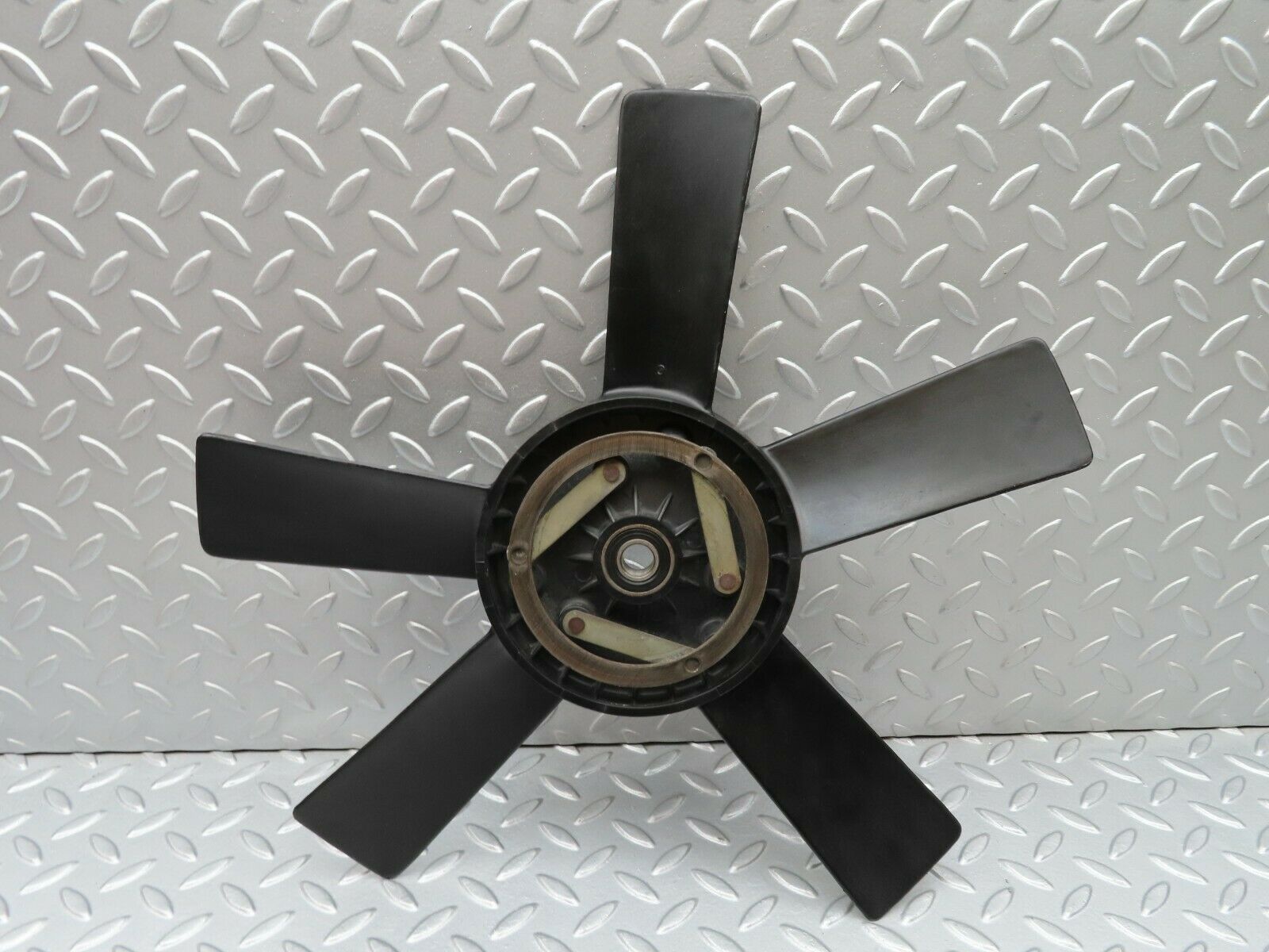 3912 Mercedes-Benz S123 200T Wagon Engine Cooling Fan 1022050306