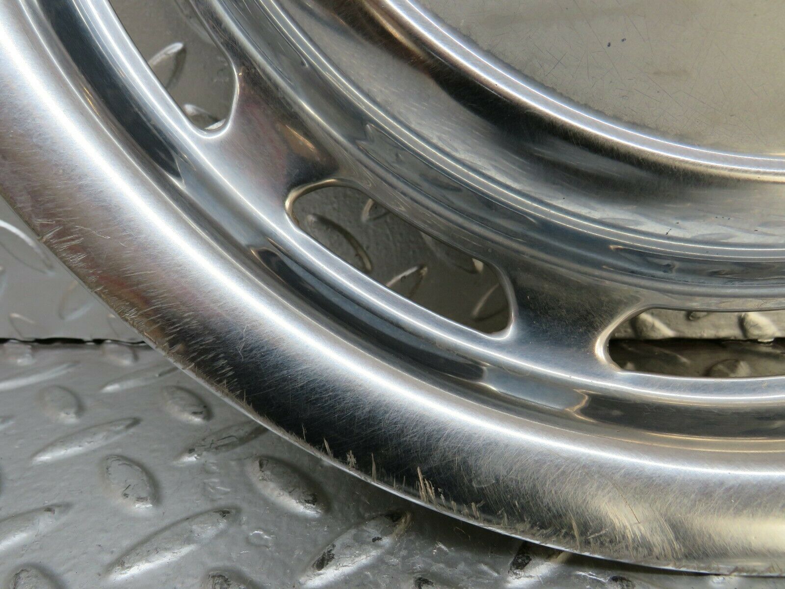 23864 Mercedes-Benz C107 450SLC Coupe Wheel Trim Hub Cap 14"