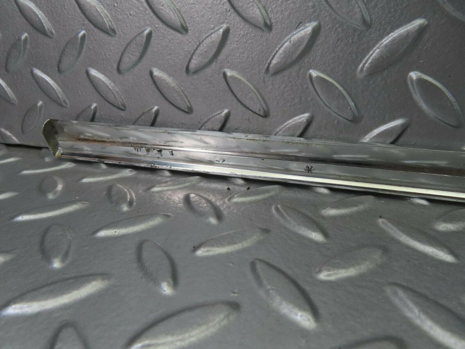 10818 Mercedes-Benz W123 230E Rear Right Door Chrome Moulding Trim