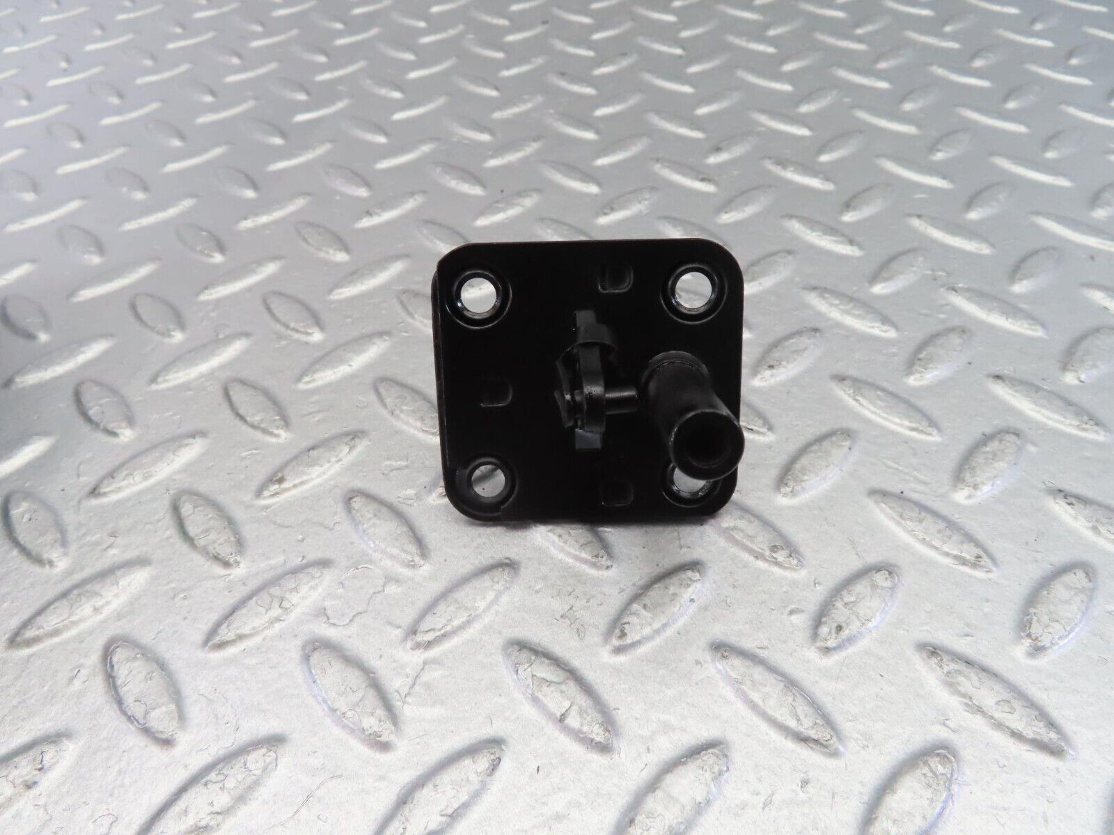 39375 Mercedes-Benz W123 230E Bonnet Lock Catch