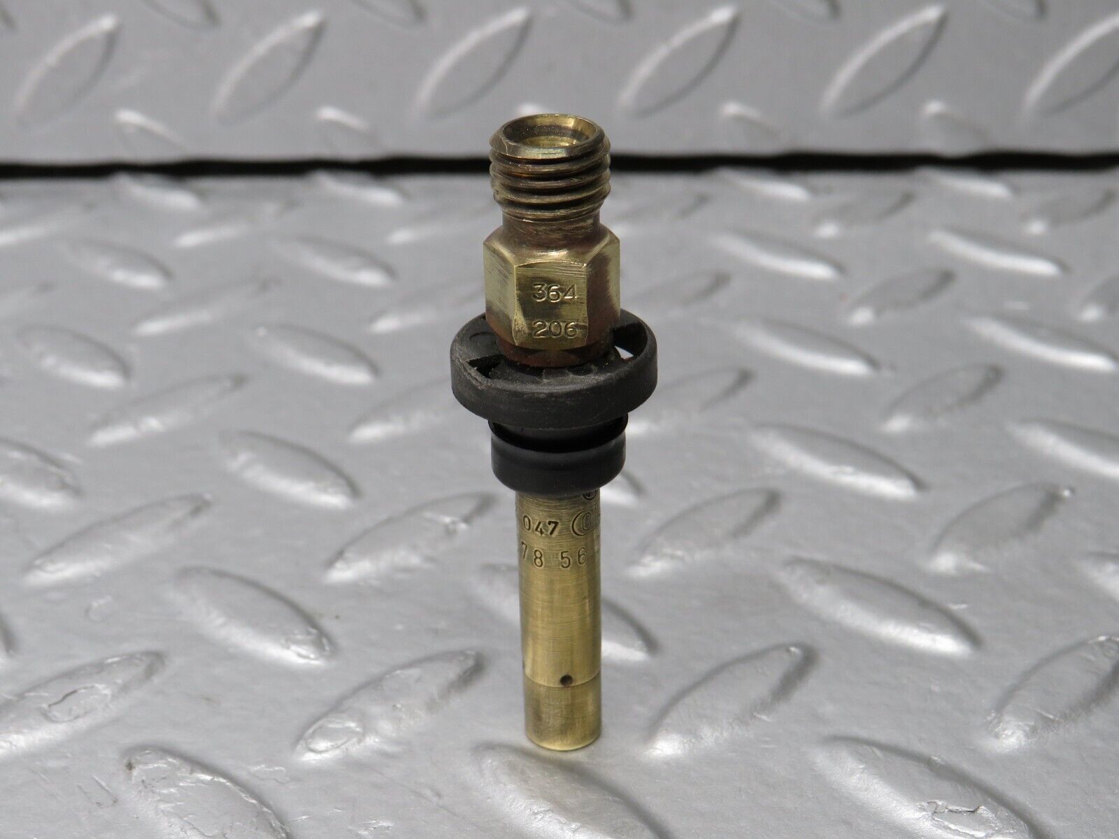 38901 Mercedes-Benz W201 190E 2.6L Fuel Injector Bosch 0000785623 0437502047