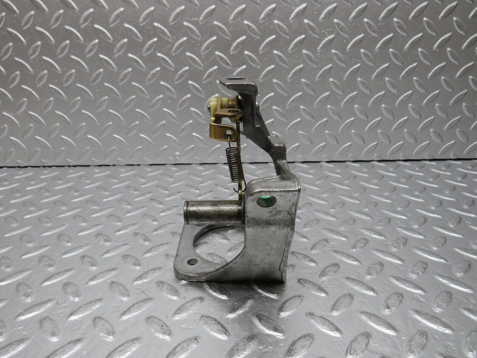 31701 Mercedes-Benz W201 190LE 1.8L Brake Pedal Bracket 1242900919