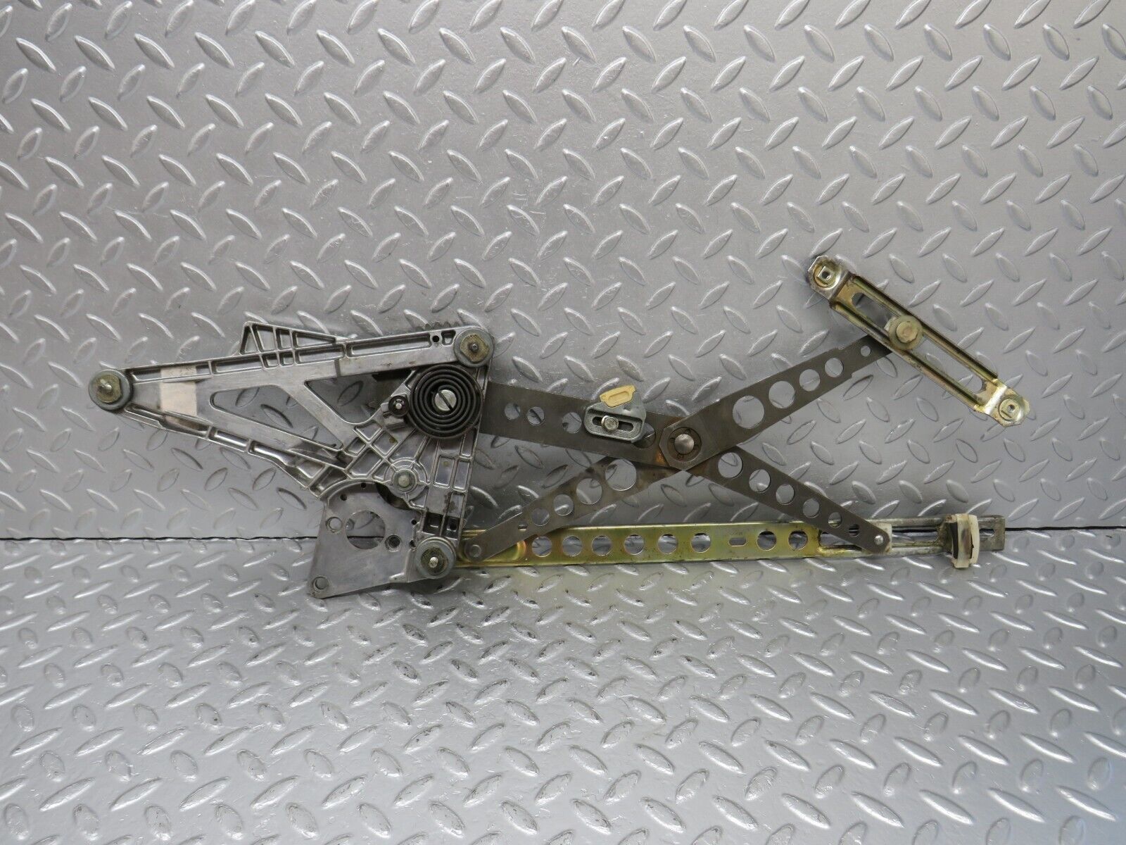 40606 Mercedes-Benz W123 300D Front Left Power Window Regulator 1237202746