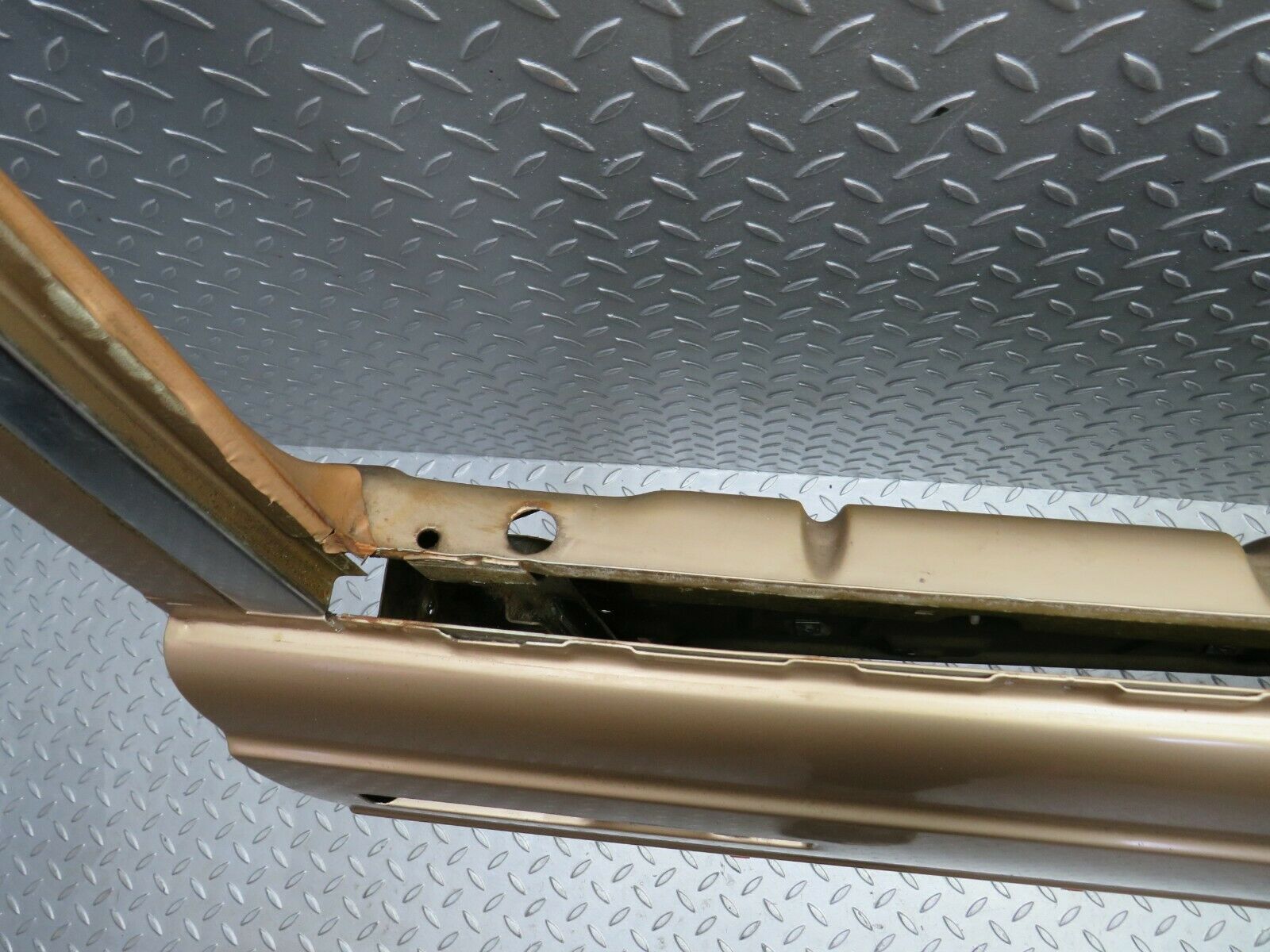 22105 Mercedes-Benz S123 280TE Wagon Front Right Door