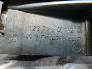 16928 Mercedes-Benz C123 280CE Coupe Door Glass Fixing Clip Left 1237250132