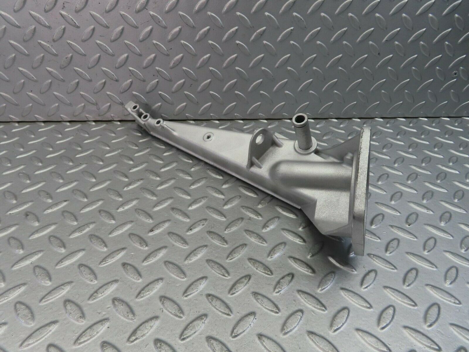 9096 Mercedes-Benz W115 brake pedal bracket 1152940701