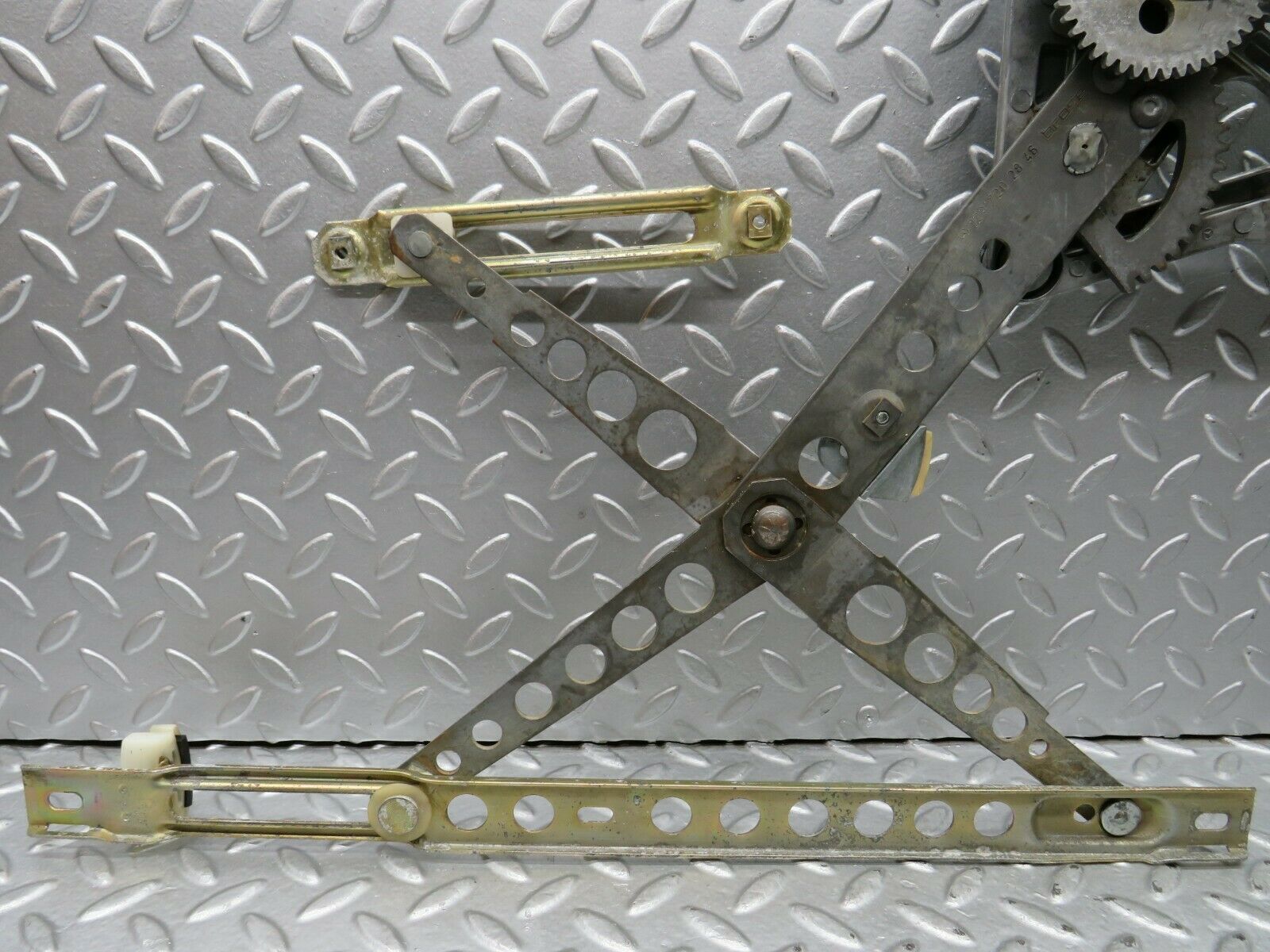 22012 Mercedes-Benz S123 280TE Front Right Power Window Regulator 1237202846
