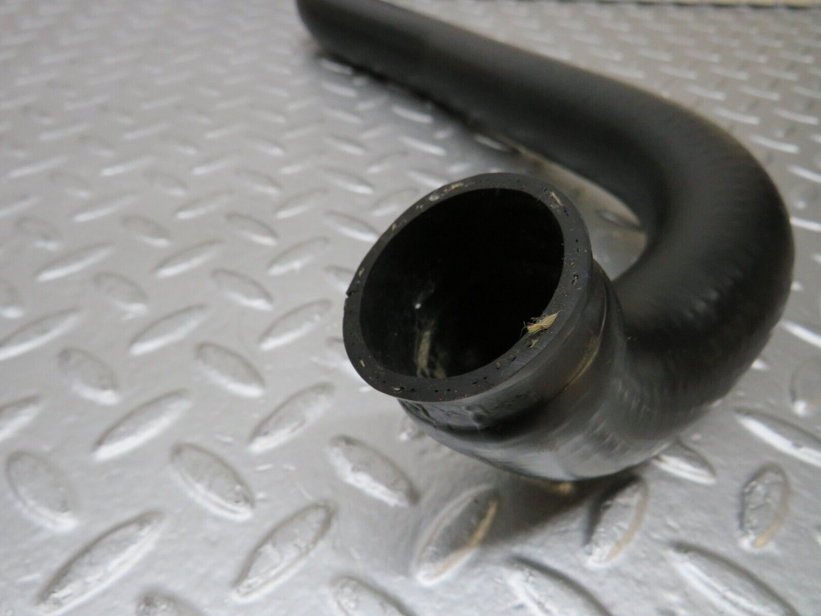 25503 Mercedes-Benz W123 200 Radiator Hose Pipe 1235012382