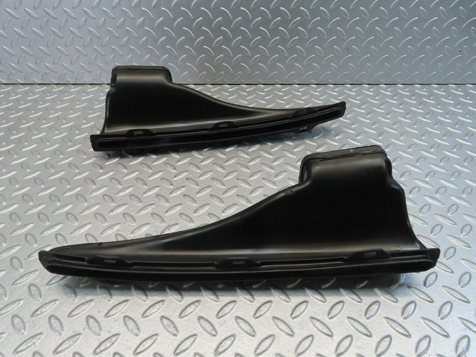 10926 Mercedes-Benz W123 230E Air Duct Vent Left And Right Side 1238300119