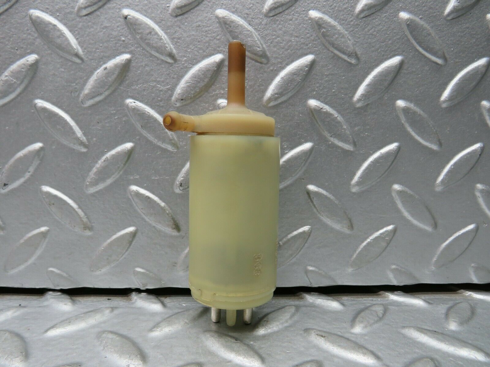 22142 Mercedes-Benz S123 280TE Wagon Windscreen Washer Pump