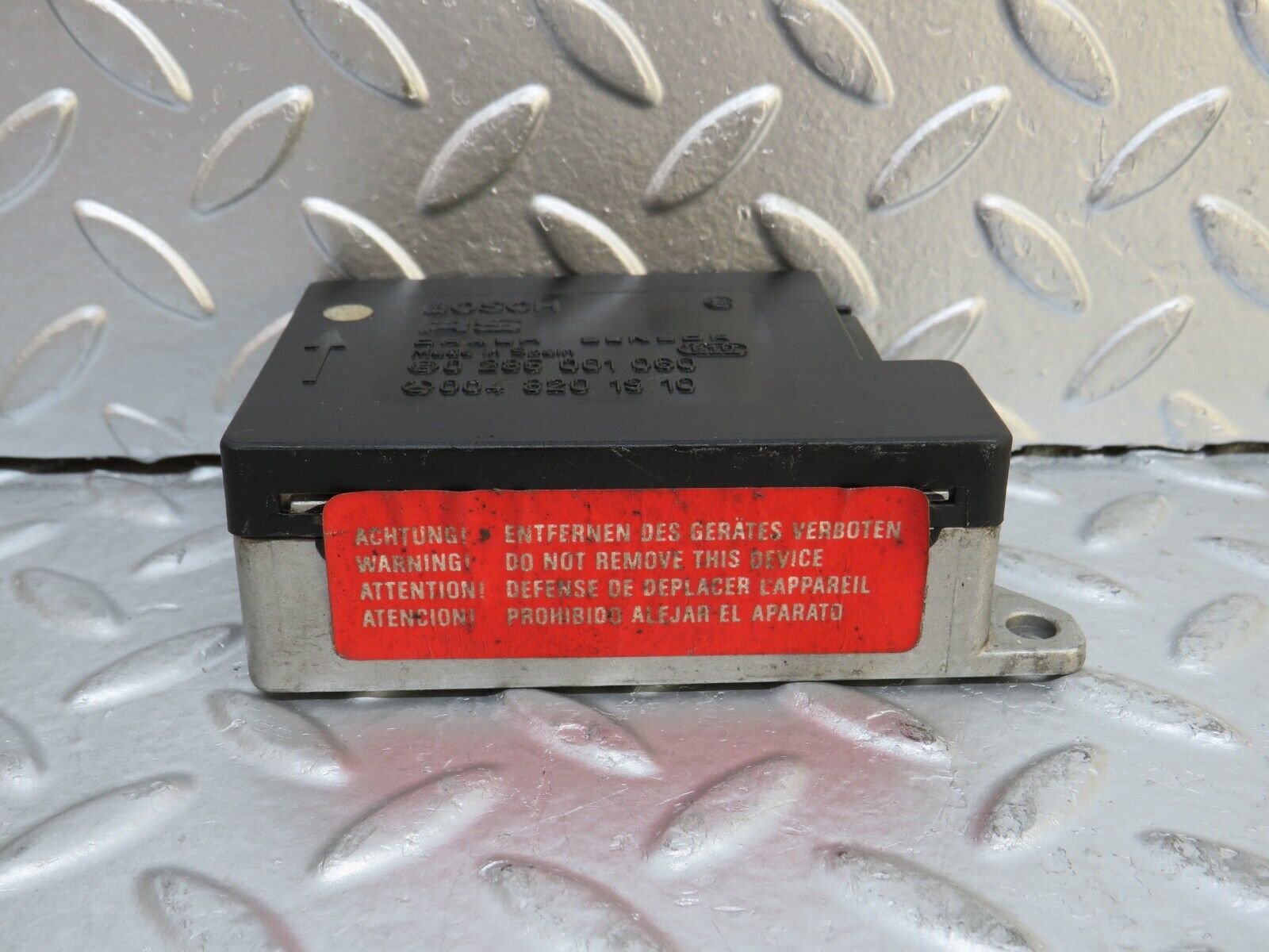 29436 Mercedes-Benz W124 230E Crash Sensor 0048201910 0285001060