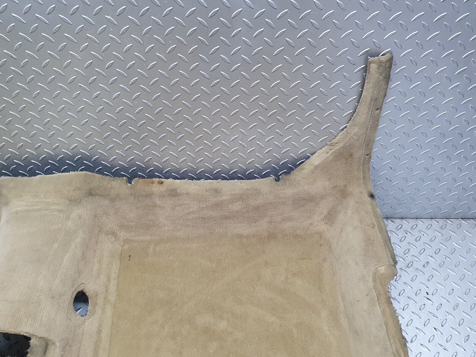 41136 Mercedes-Benz W126 300SE Rear Floor Carpet Beige 1266801546