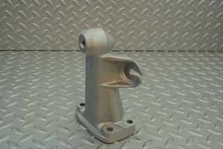 2864 Mercedes-Benz C123 280CE Coupe Engine Mount Bracket Left Side 1232230204