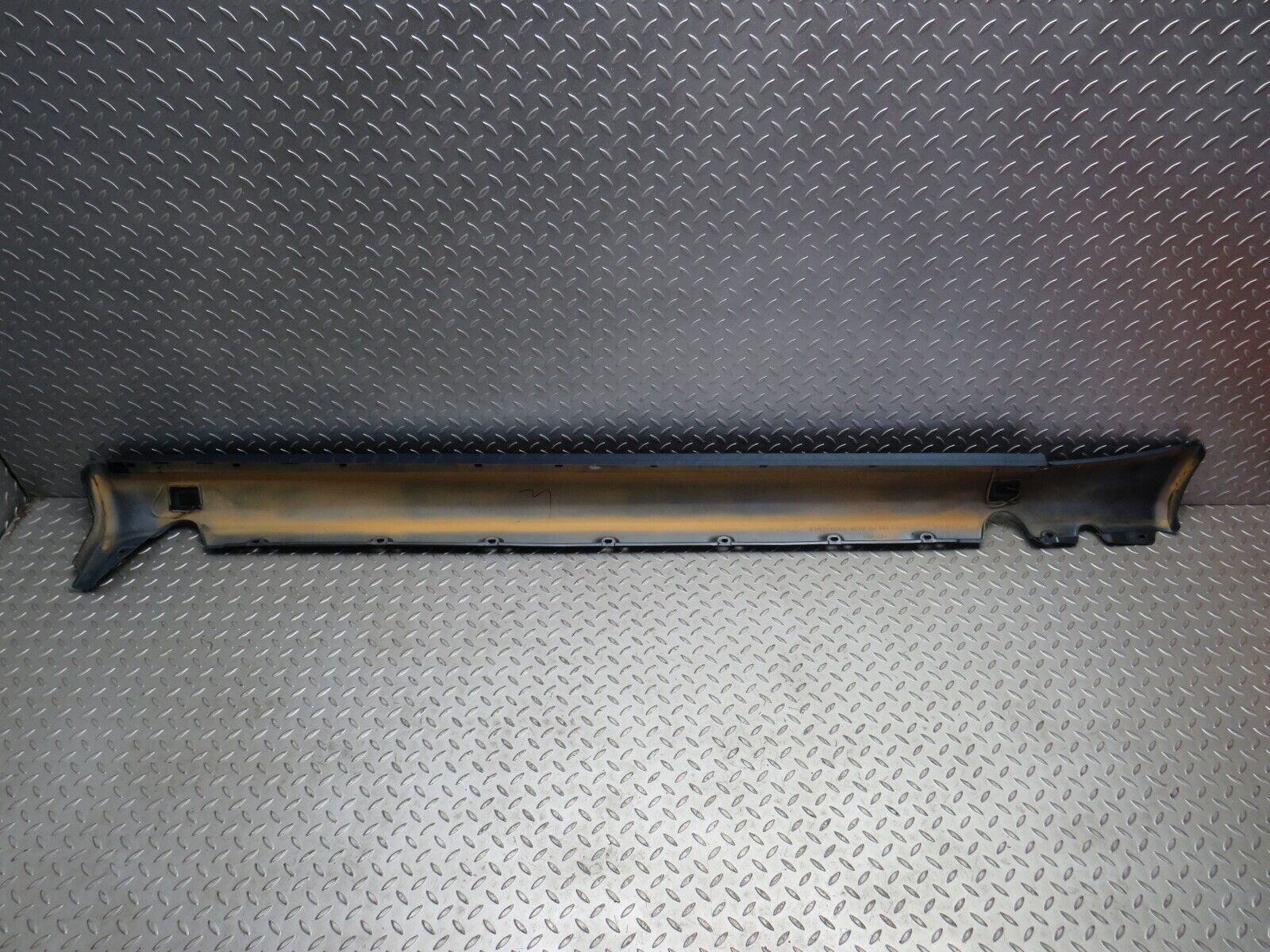 31917 Mercedes-Benz S124 220TE Wagon Side Skirt Left Side 1246902340