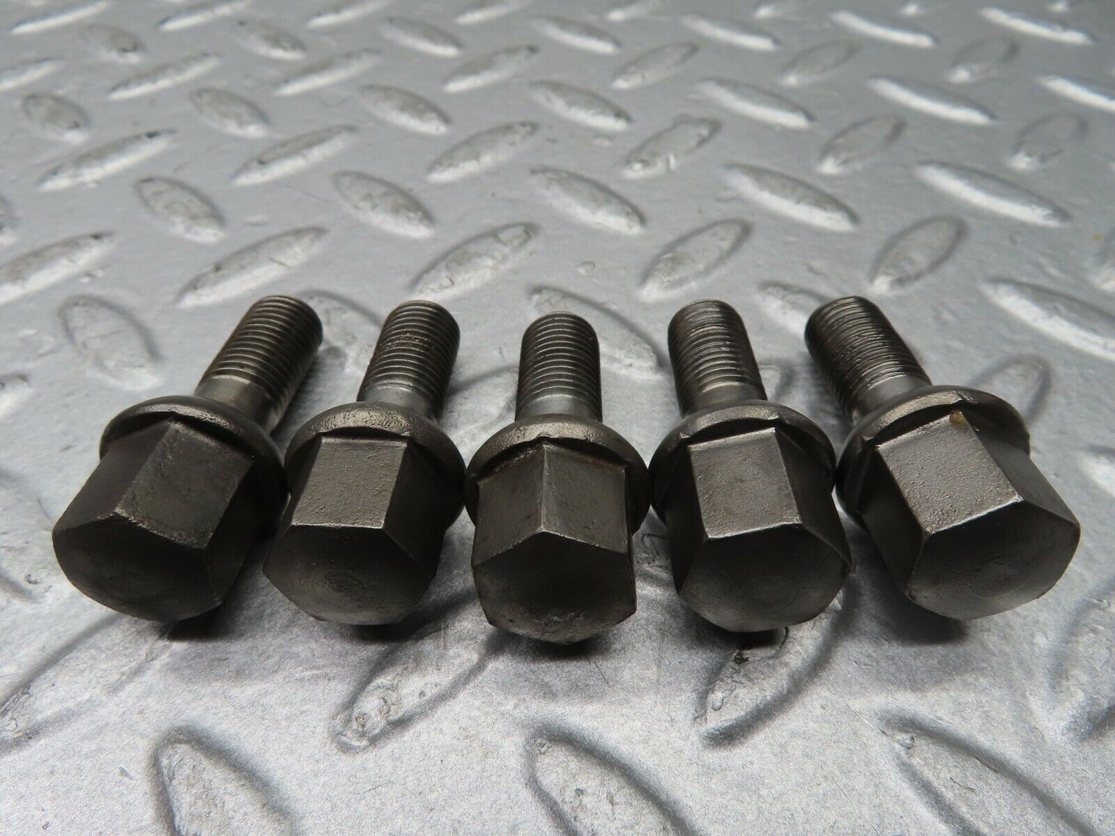 20531 Mercedes-Benz 5x Alloy Wheel Lug Bolt M12x1.5