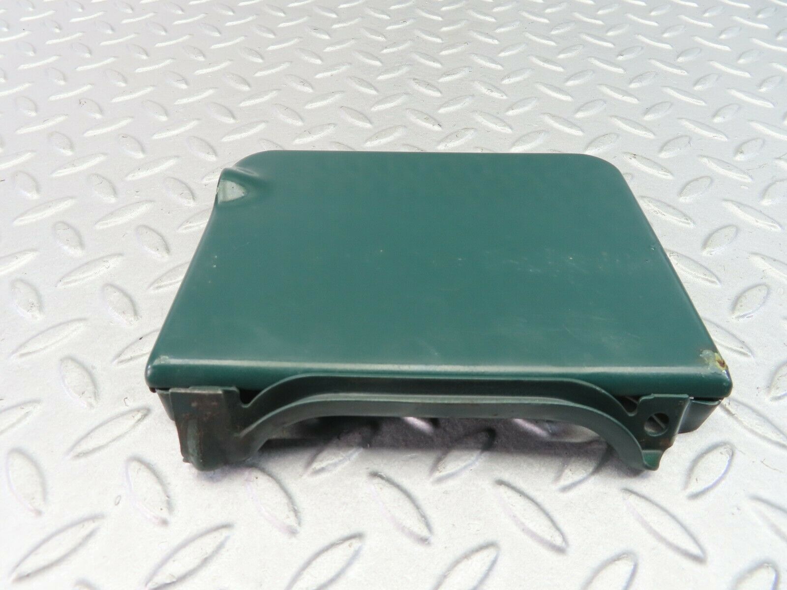 7980 Mercedes-Benz W115 220D Fuel Tank Flap Cap 1145840139