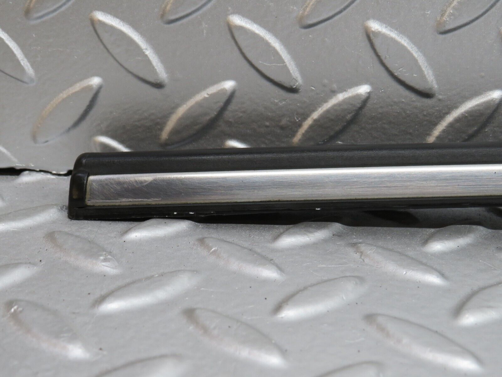 40637 Mercedes-Benz W123 300D Trunk Boot Lid Chrome Moulding Trim