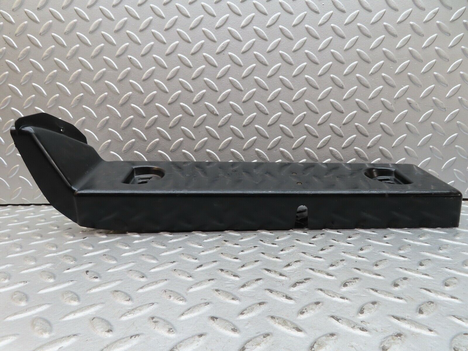 17580 Mercedes-Benz W116 450SEL Right Tail Light Bulb Holder