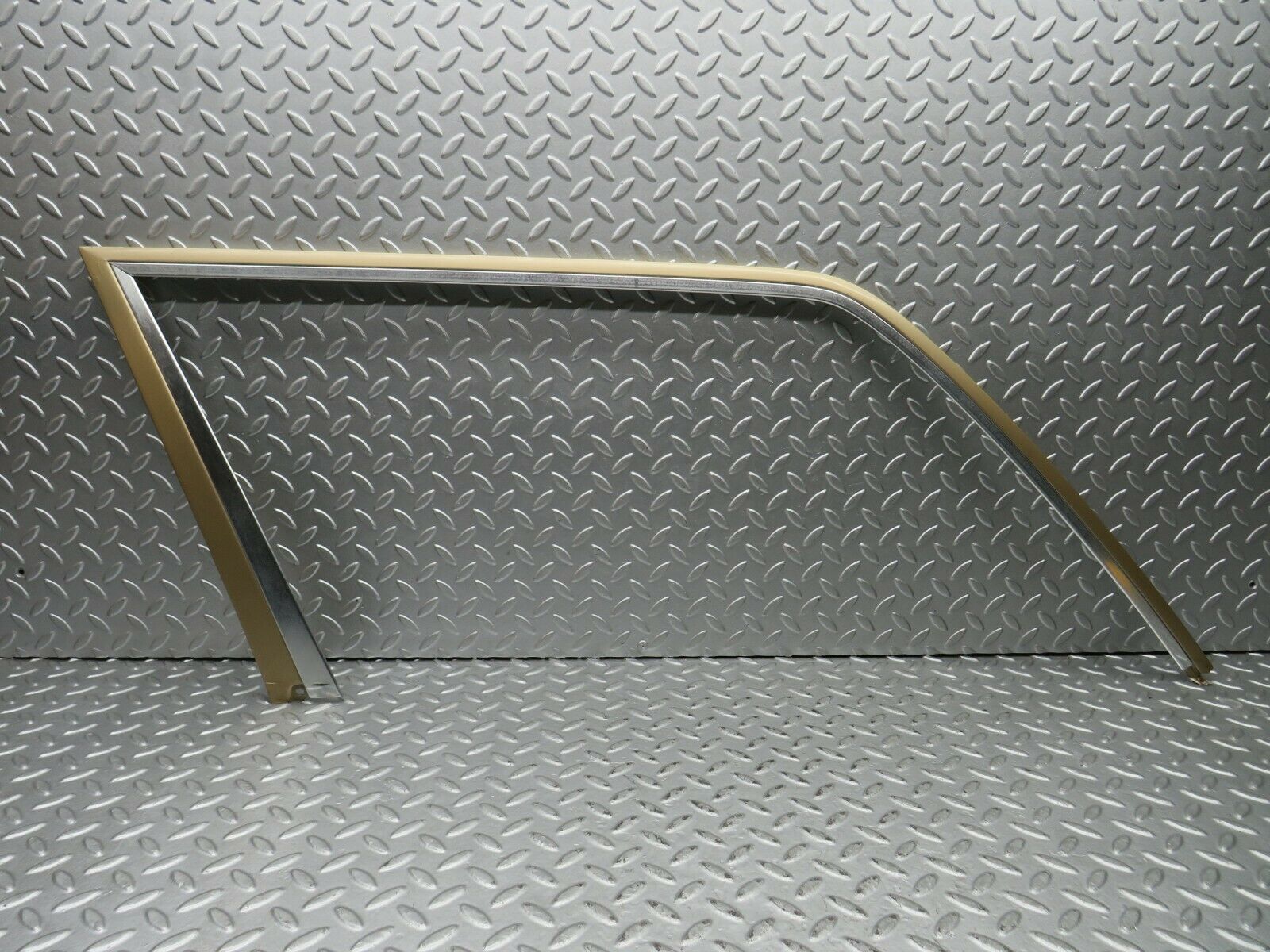 22215 Mercedes-Benz S123 280TE Wagon Window Frame Rear Left